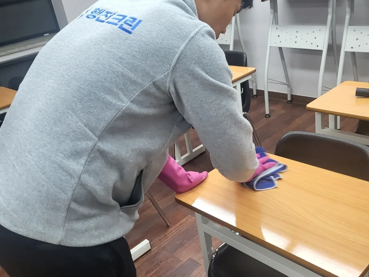 유성구 구성동 유치원 책걸상 교실 위생청소 사례 - 행진크린