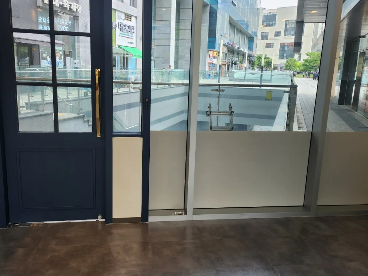 유성구 반석동 점포 카운터 검사실 위생청소 사례 - 행진크린